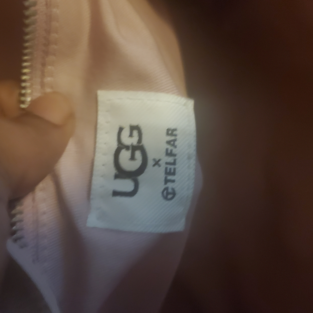 Authentic UGG X Telfar Colab (Very Large) Tote Bag - Picture 2 of 16